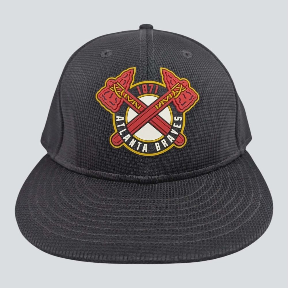 Atlanta Braves New Era 59FIFTY Fitted Black On-Field Tomahawk Patch Hat 6 7/8
